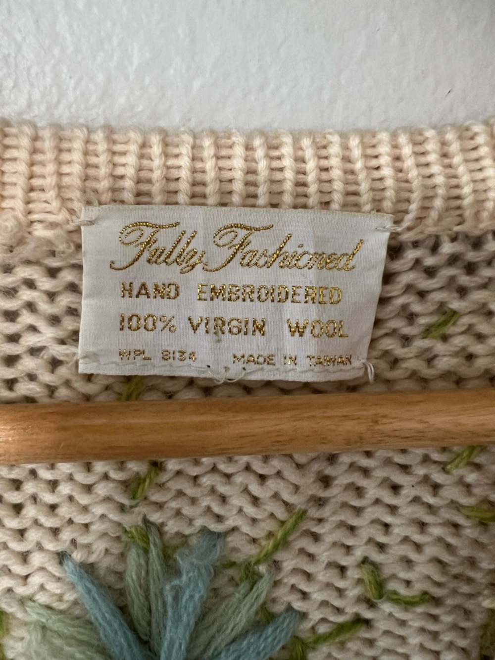 Vintage Fully FashionedHand Embroidered Wool Floral Cardigan Sweater Cottagecore - Picture 8 of 14